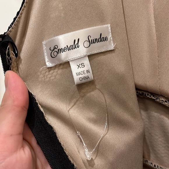 Black Lace gown - Picture 6 of 6